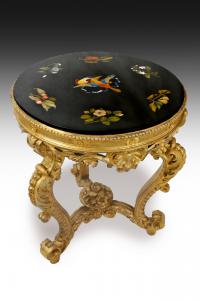 Tavolino in marmo e pietre dure